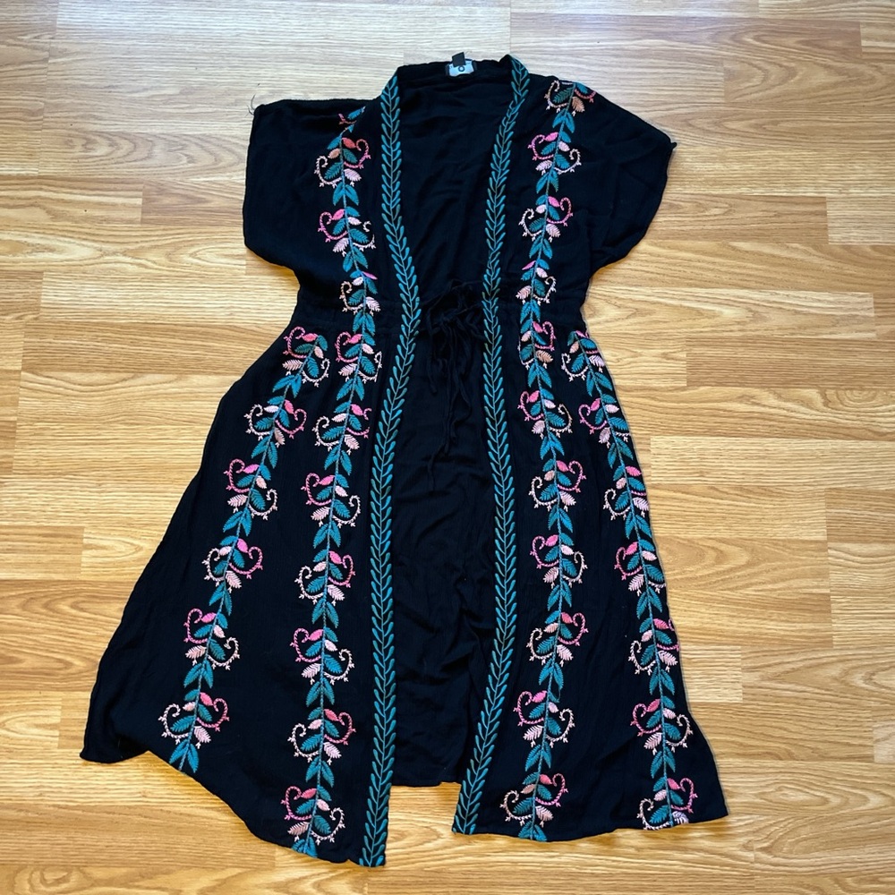 Curations Black & pink floral embroidered kimono with tie waist & short sleeves